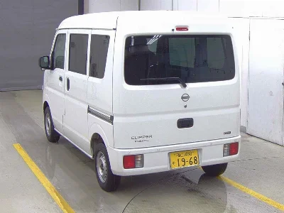 NISSAN CLIPPER VAN