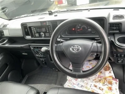 TOYOTA PIXIS VAN