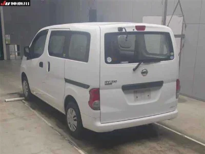 NISSAN NV200