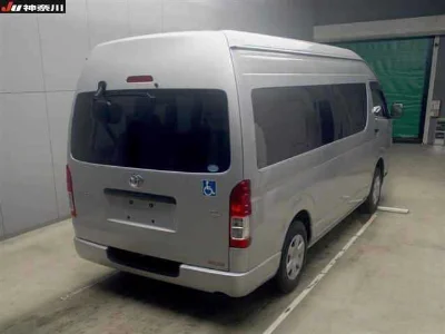 TOYOTA HIACE