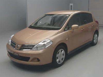 NISSAN TIIDA