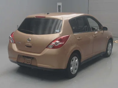 NISSAN TIIDA
