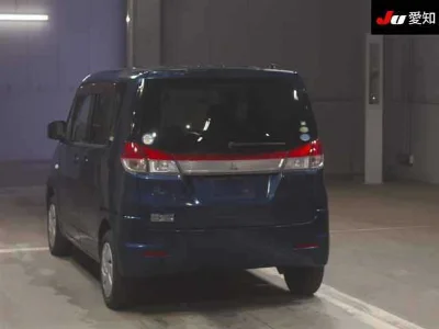 MITSUBISHI DELICA D2