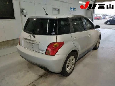 TOYOTA IST