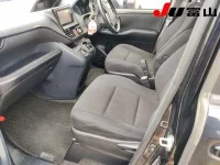 Цена авто Toyota Voxy с аукционов Японии, номер кузова ZWR80G, пробег 168 000, оценка 6