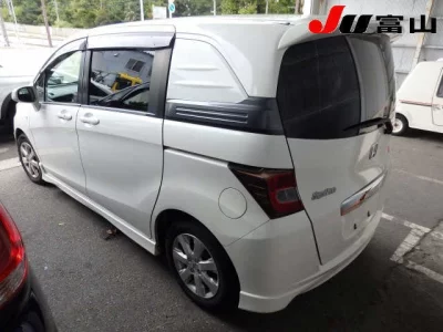 HONDA FREED SPIKE