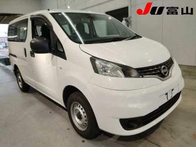 NISSAN NV200