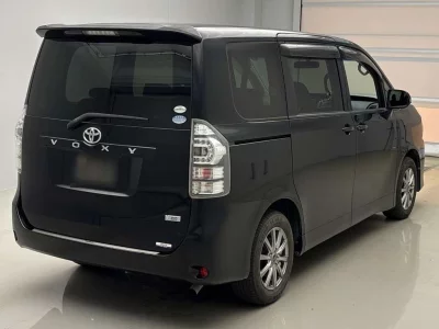 Статистика аукционов Toyota Voxy