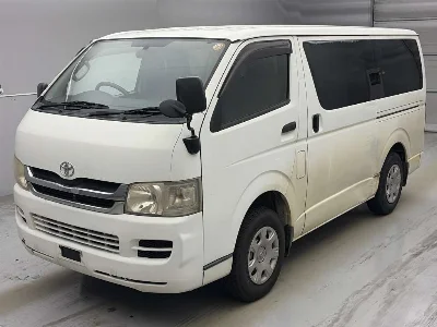 TOYOTA REGIUS VAN
