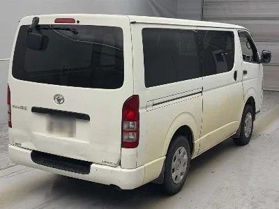 TOYOTA REGIUS VAN