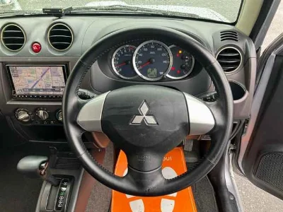 MITSUBISHI PAJERO MINI