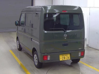 NISSAN CLIPPER VAN