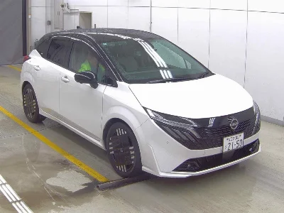 NISSAN AURA