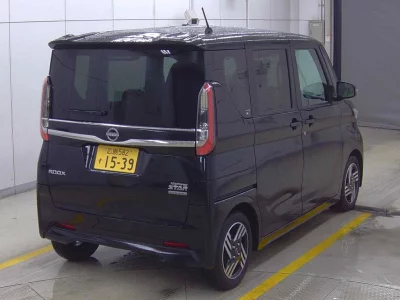 Статистика аукционов Nissan Roox