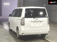 Цена авто Toyota Voxy с аукционов Японии, номер кузова ZRR70G, пробег 222 000, оценка 2
