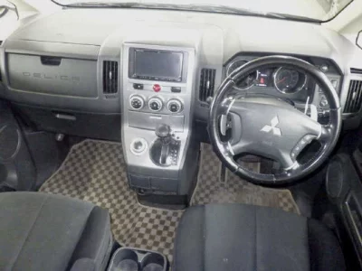 MITSUBISHI DELICA D5