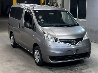 NISSAN NV200