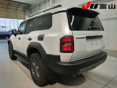 TOYOTA LAND CRUISER