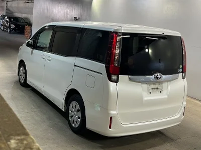 Статистика аукционов Toyota Noah