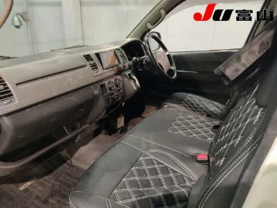 TOYOTA REGIUS VAN