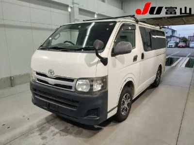 TOYOTA REGIUS VAN
