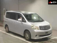 Цена авто Toyota Noah с аукционов Японии, номер кузова ZRR70G, пробег 199 000, оценка 2