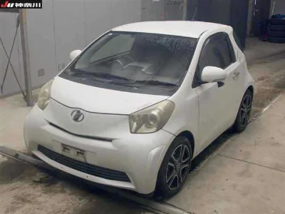 Toyota iQ