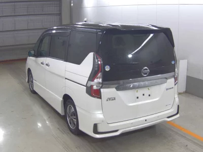 Статистика аукционов Nissan Serena