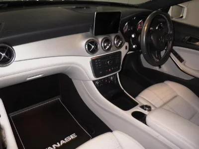 MERCEDES BENZ GLA