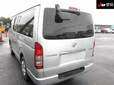 TOYOTA REGIUS VAN