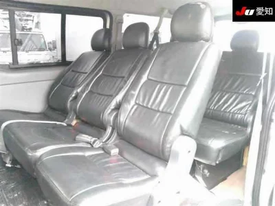 TOYOTA REGIUS VAN