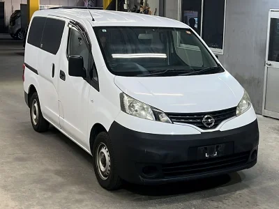 NISSAN NV200
