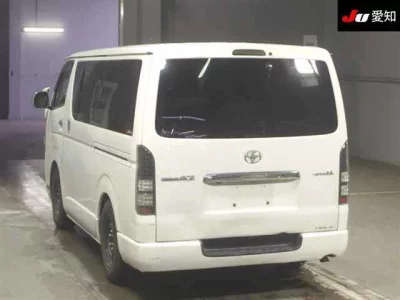 TOYOTA REGIUS VAN