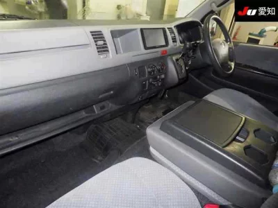 TOYOTA HIACE