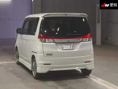 MITSUBISHI DELICA D2