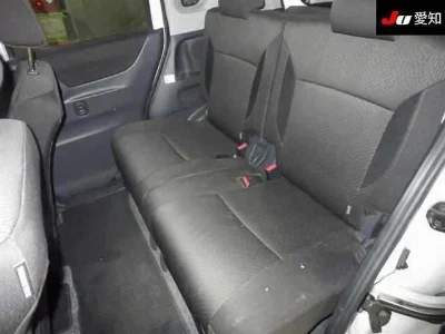 MITSUBISHI DELICA D2