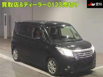 MITSUBISHI DELICA D2