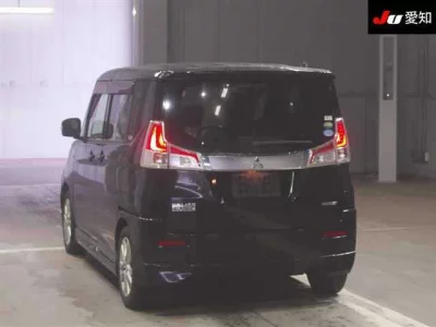 MITSUBISHI DELICA D2
