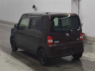 TOYOTA PIXIS SPACE