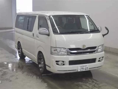 TOYOTA REGIUS VAN