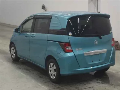 HONDA FREED SPIKE