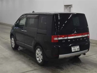 MITSUBISHI DELICA D5