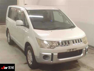 MITSUBISHI DELICA D5