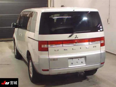 MITSUBISHI DELICA D5