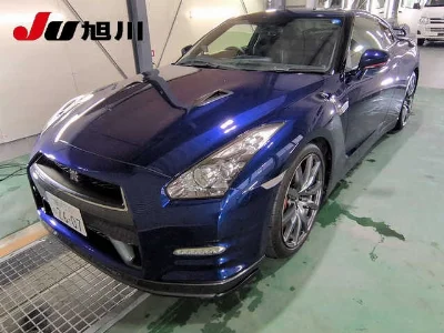 NISSAN GT-R