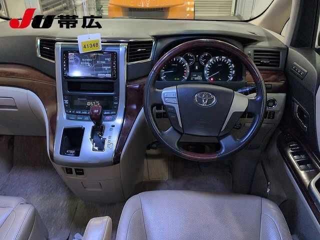 Toyota Alphard  с аукциона в Японии