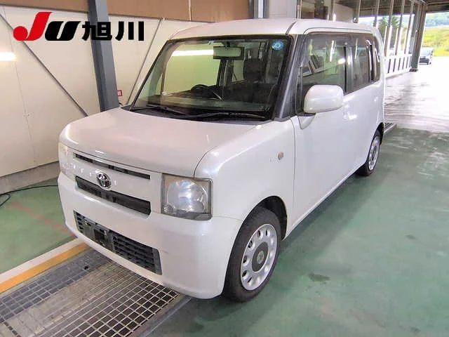 Toyota Pixis Space  с аукциона в Японии