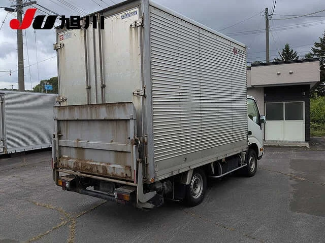 Toyota Dyna  с аукциона в Японии