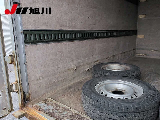 Toyota Dyna  с аукциона в Японии