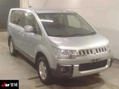 MITSUBISHI DELICA D5